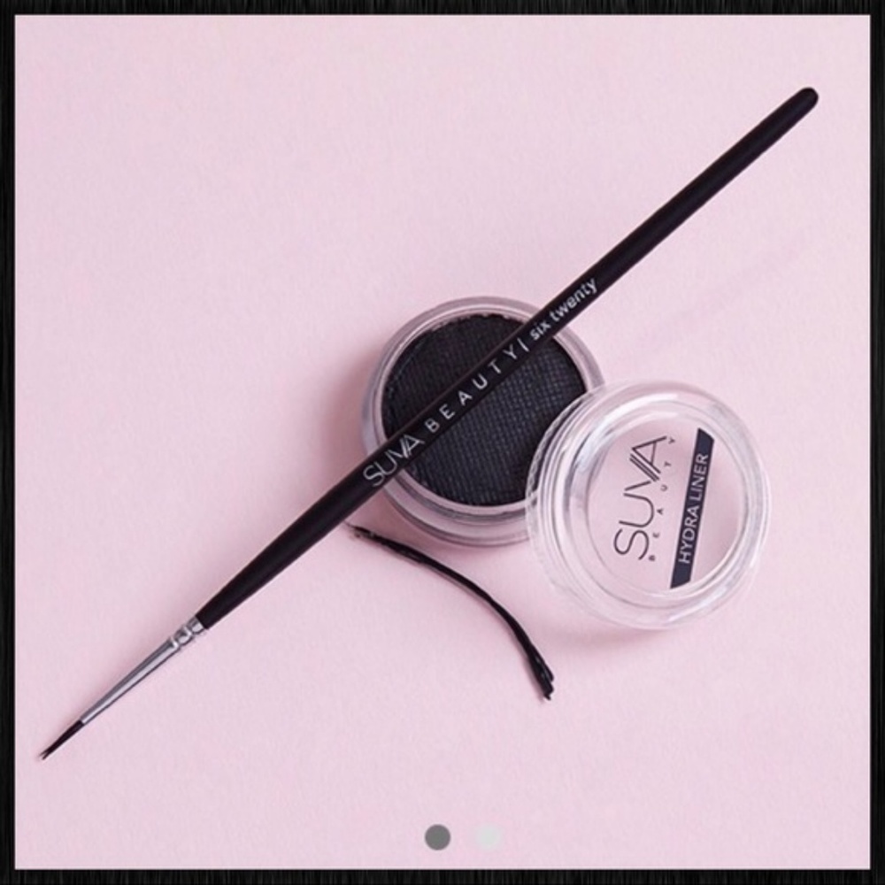Hydra Liner in Grease & Six Twenty Brush